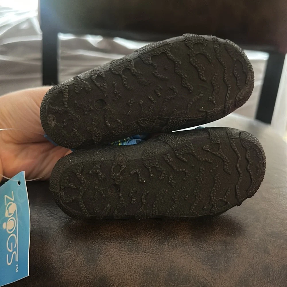 ZOOGS SPACE DYE WATER SHOE/SANDALS: BLUE/GREEN: NEW WITH TAGS: SIZE 5
